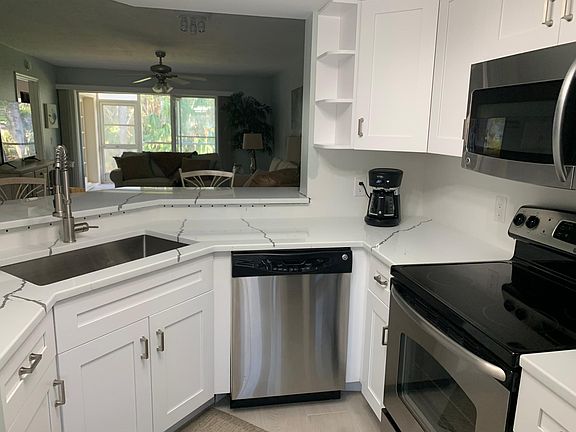 4th image of 765 Wiggins Lake Dr #3-105