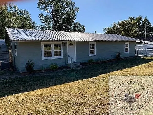 403 S Arkansas Ave, Bloomburg, TX 75556