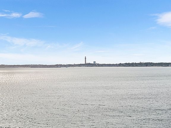 4th image of 544 Shore Rd #3