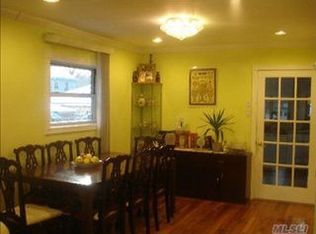 77-32 160th St, Flushing, NY 11366