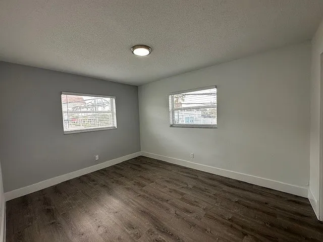 3660 NE 11th Ave — Photo 11