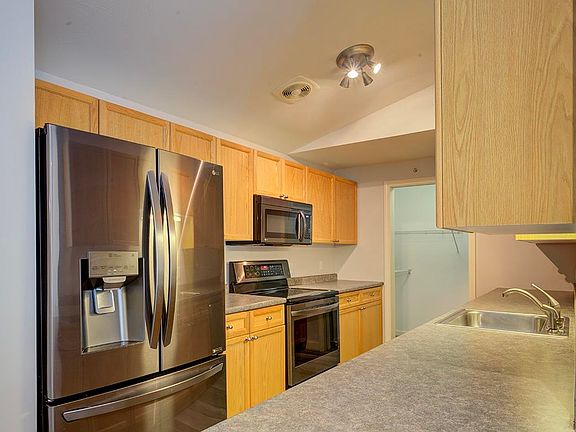 4th image of 14 Crestview Circle #164