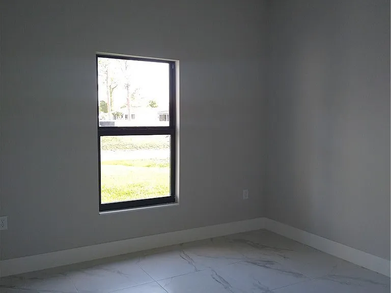 847 Bell Blvd S — Photo 17
