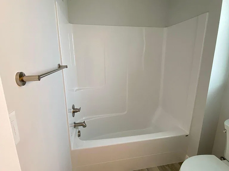Shared bathroom for Bedroom 1 & 2