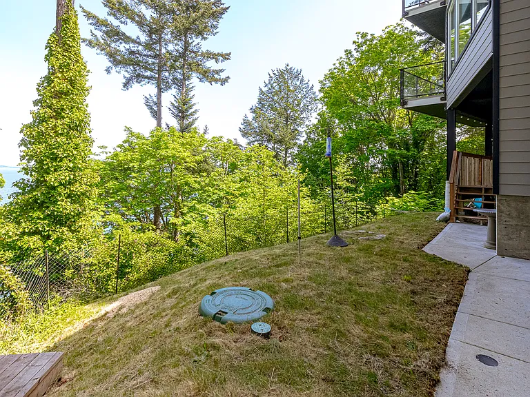Cordova Bay Rd — Photo 55
