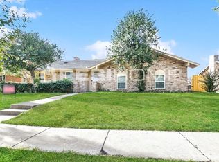 418 Los Santos Dr, Garland, TX 75043