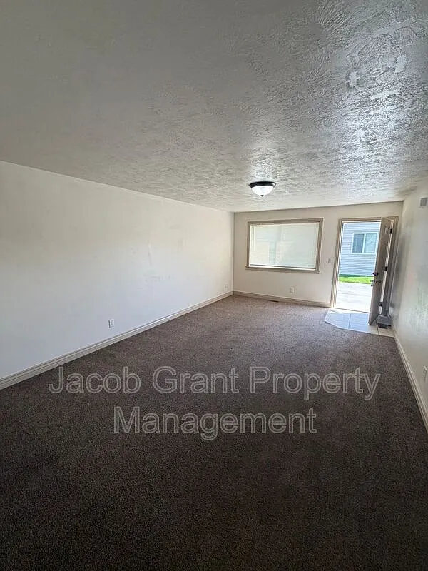 2 bed, 1.0 bath, 1000 sqft, $1,095 — Photo 4