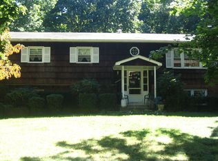 99 Carlton Rd W, Suffern, NY 10901