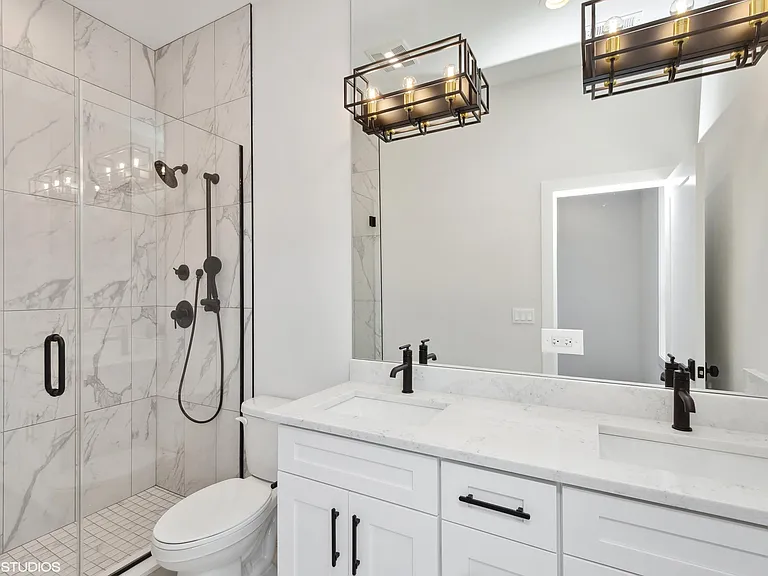 2707 W Washington Blvd #2 — Photo 7
