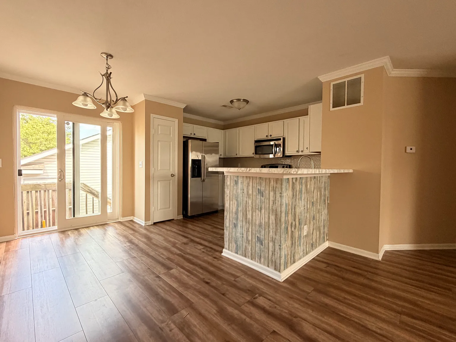 2 bed, 2.5 bath, 1520 sqft, $1,800 — Photo 4