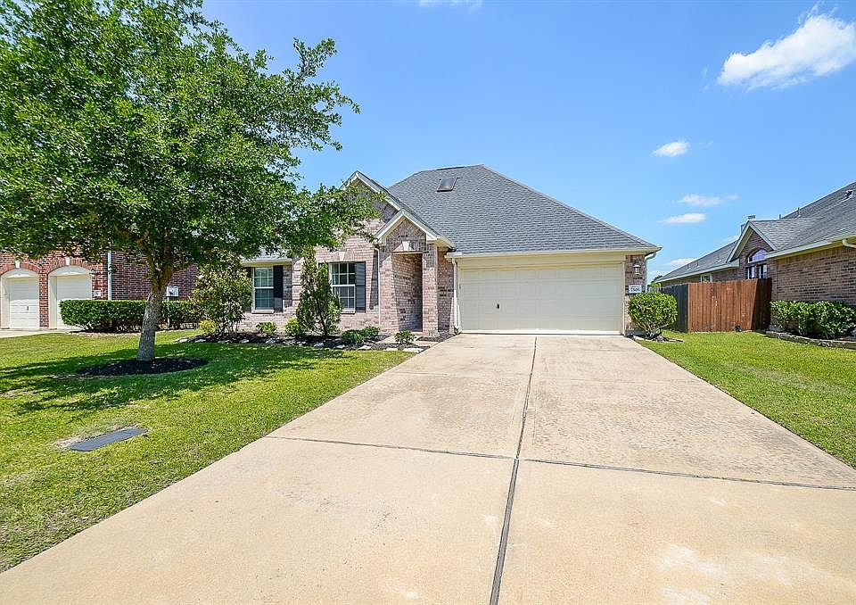 1st image of 7505 Lakeside Manor Ln