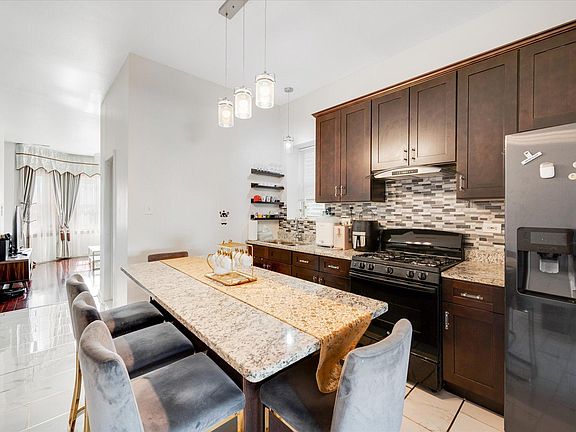 5th image of 3640 S Paulina St #2