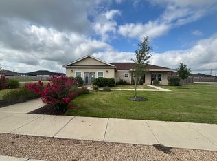 100 Strawberry Flds, Poteet, TX 78065