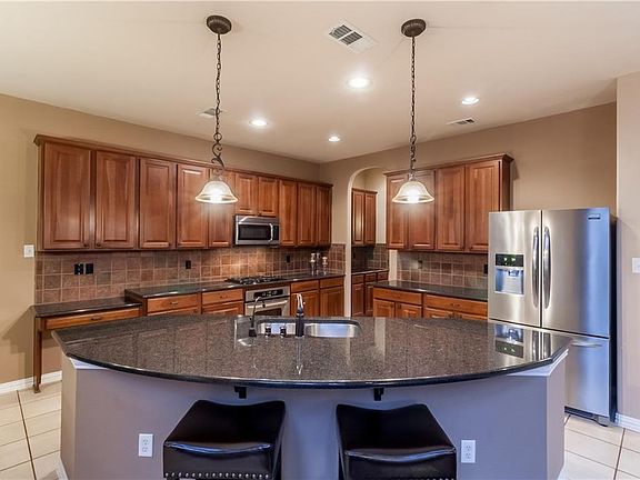 5th image of 5724 Braewood Ln