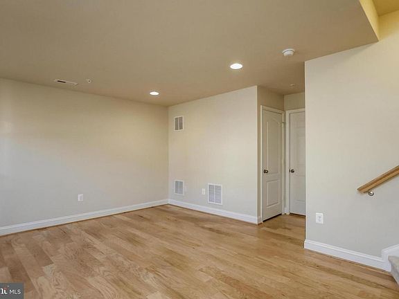 3rd image of 615 S Cherry Grove Ave