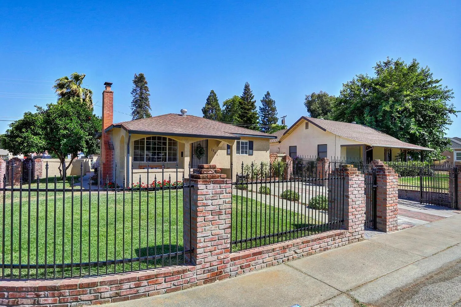 1701 Virginia Ave photo 1