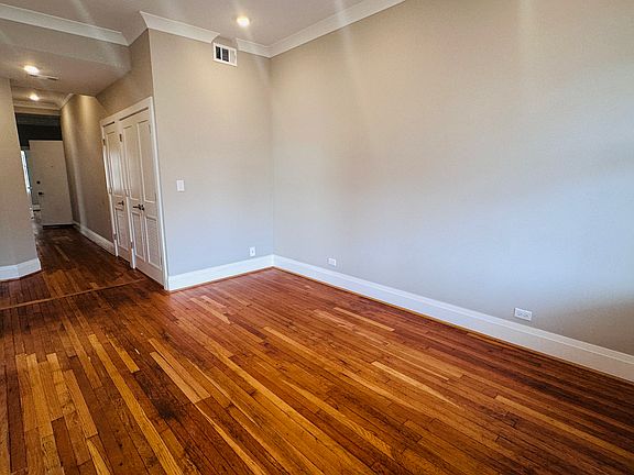 3rd image of 4841-43 S Langley Ave #2S
