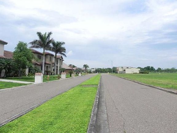 2nd image of 3910 Santo Cielo St