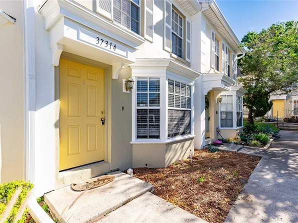 37314 Embassy Park Ln, Dade City, FL 33525