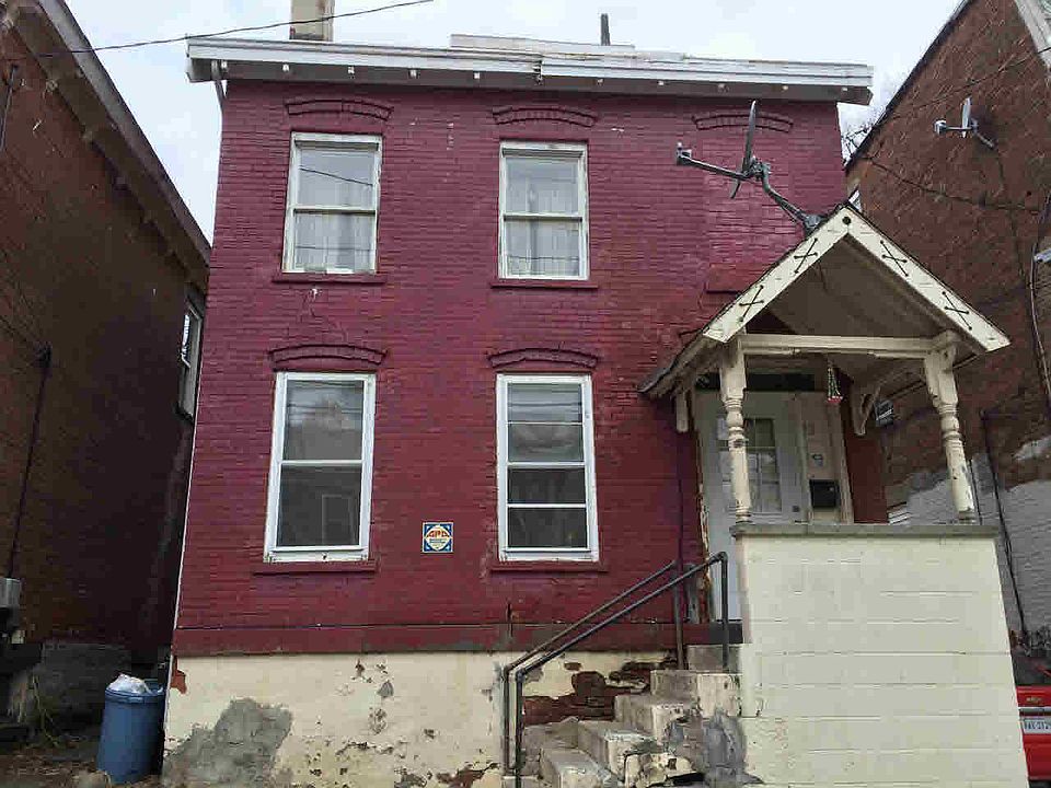 2nd image of 32 Conklin St