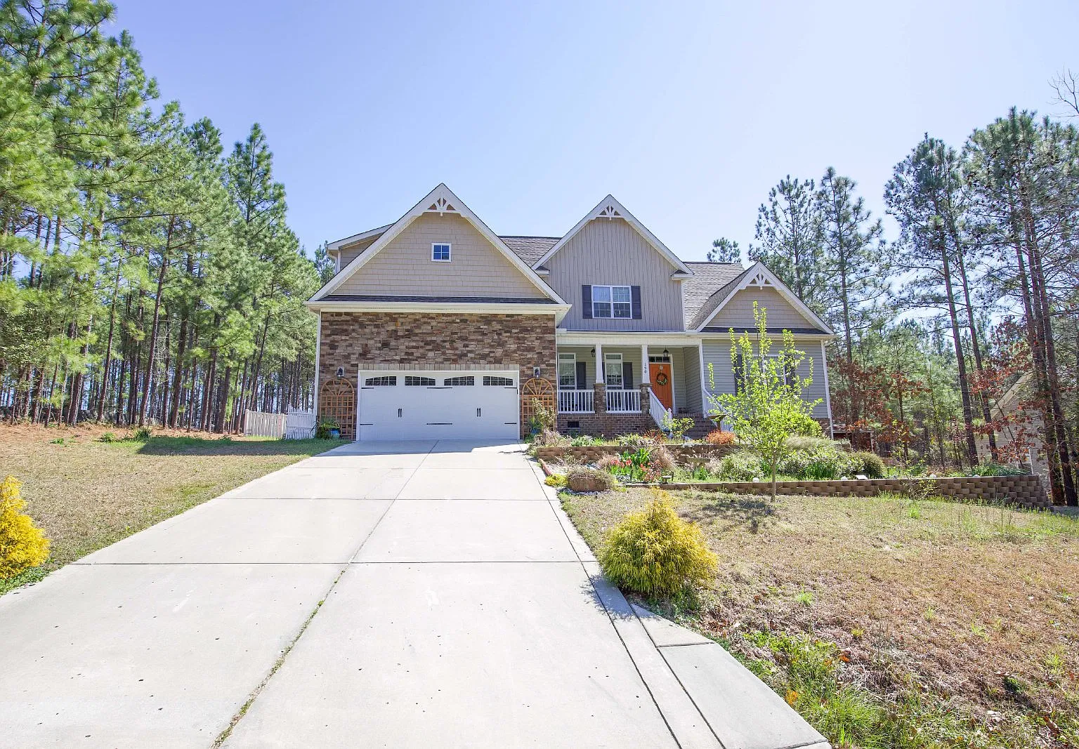 4 bed, 3.5 bath, 2998 sqft, $2,500 — Photo 1