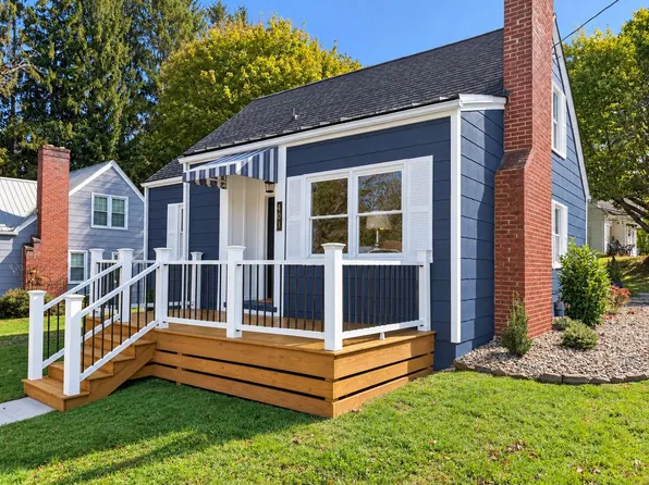 403 Bell Dr, Lewisburg, WV 24901