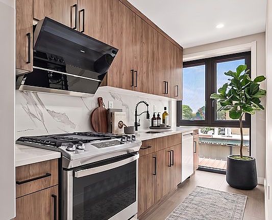 2nd image of 1546 Broadway #6A