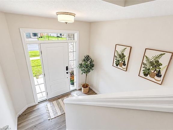 5th image of 224 Renaissance Dr