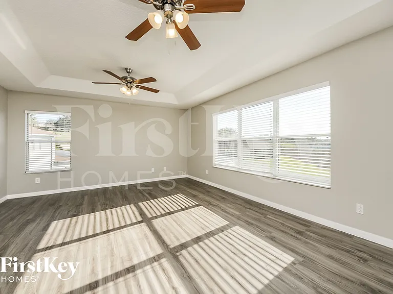 796 Lakeview Pointe Dr — Photo 3