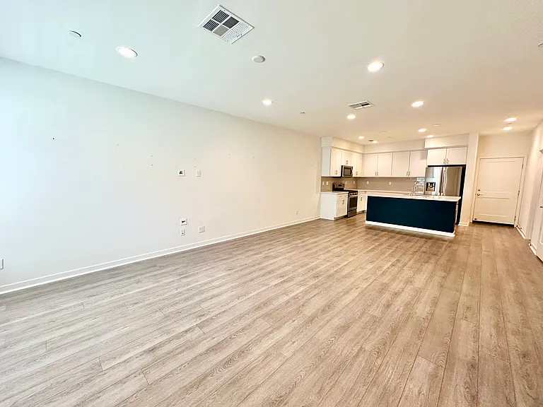 115 Red Brick Dr #3 — Photo 4