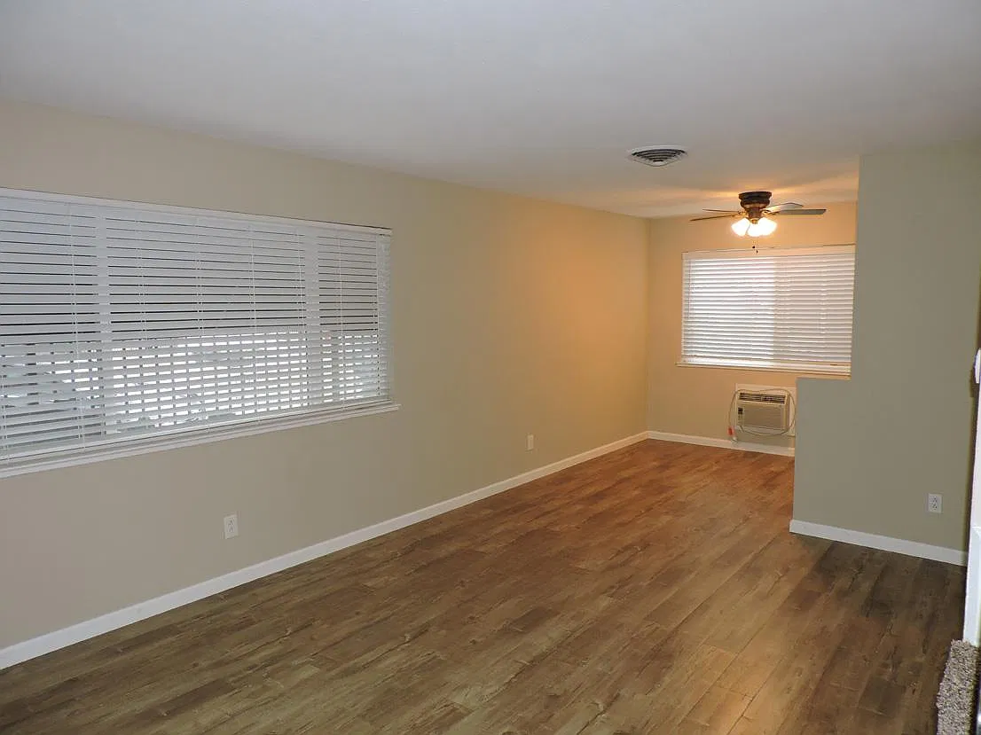 2 bed, 800 sqft, $1,795 — Photo 2