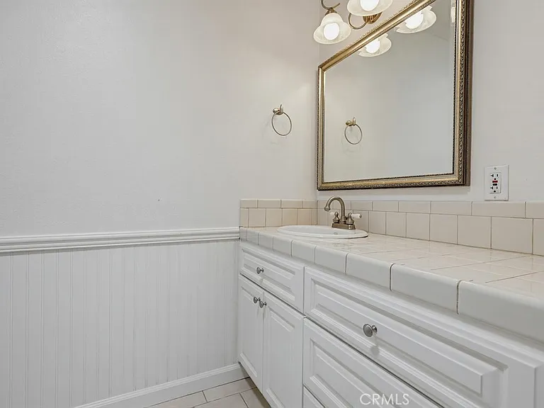 2705 E Jacaranda Ave — Photo 53