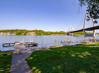 6100 Transylvania Beach Rd, Prospect, KY 40059