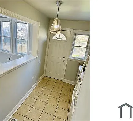 2 bed, $1,600 — Photo 4