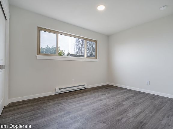 4th image of 2918 Nassau St #405