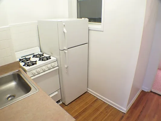 Rented by Glasser Realty LLC | media 3