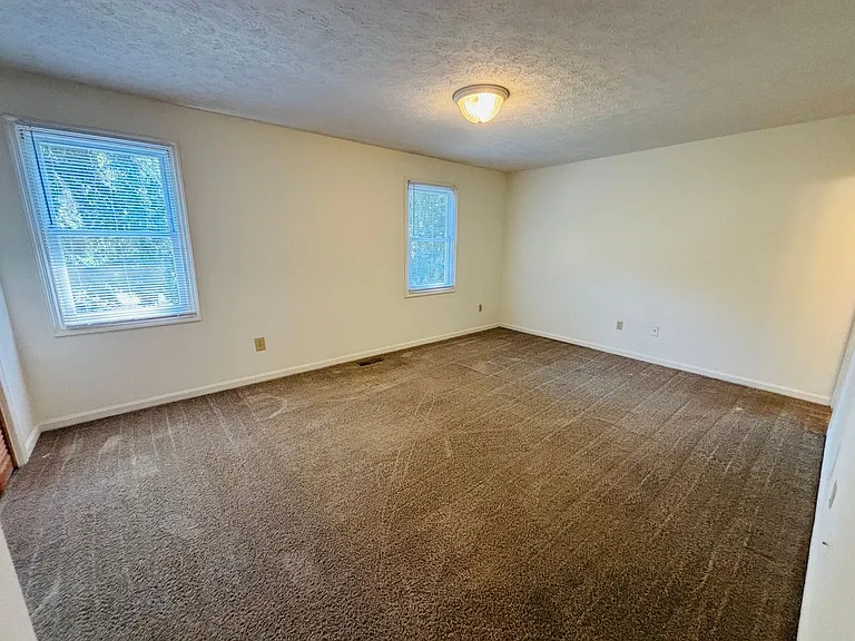 1710 Emerald St — Photo 9