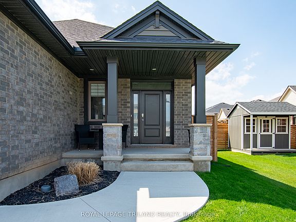 3rd image of 252 Renaissance Dr