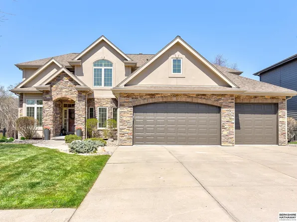 18716 Vinton St, Omaha, NE 68130