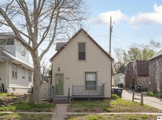 3059 Hanscom Blvd, Omaha, NE 68105