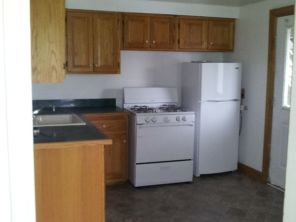 2nd image of 31 Griswold St