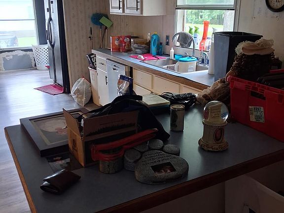 2nd image of 2205 Allen Blvd