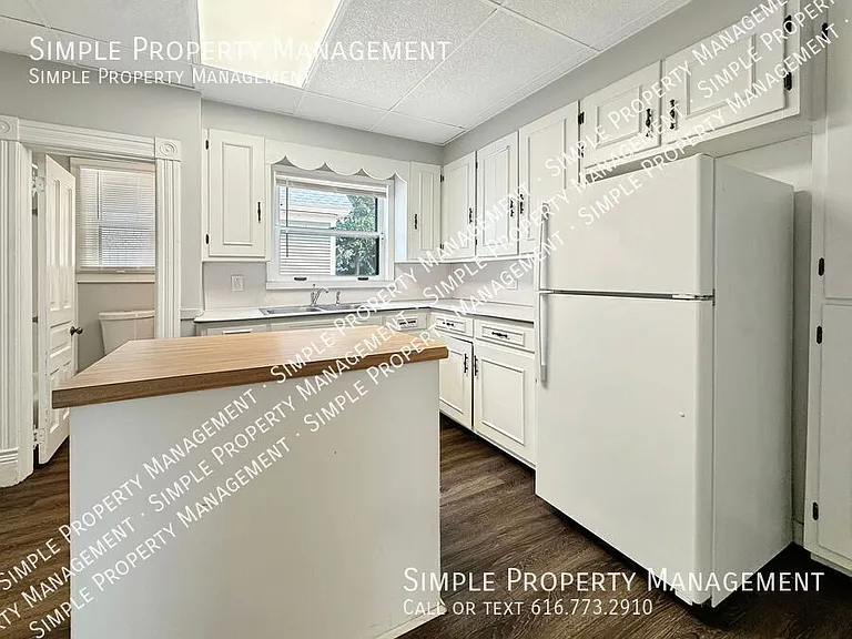52 Union Ave NE #1 — Photo 2