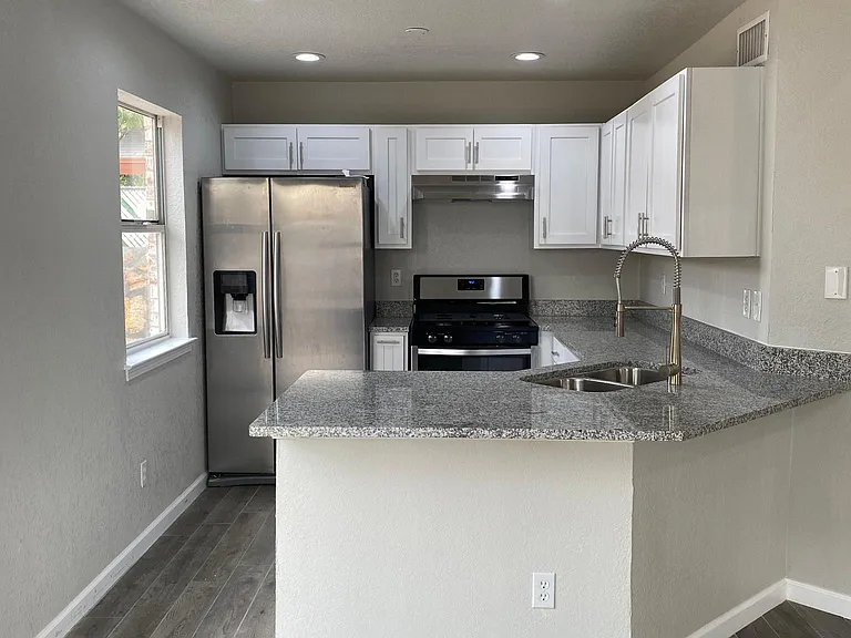 12119 Road House Dr — Photo 8