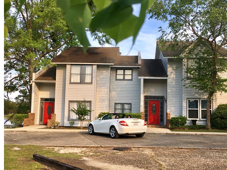 1st image of 8101 Fairway Villa Dr