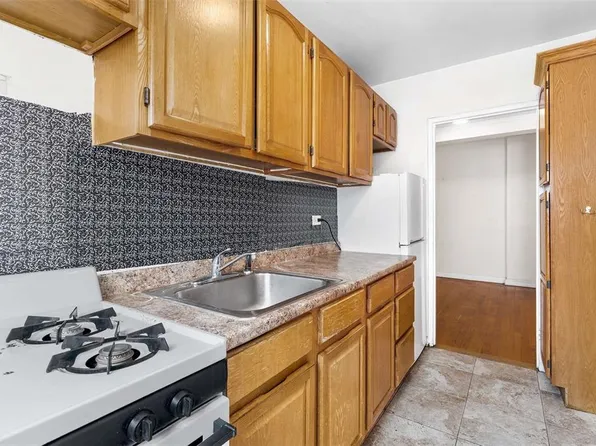 3320 Avenue H image 8 of 12