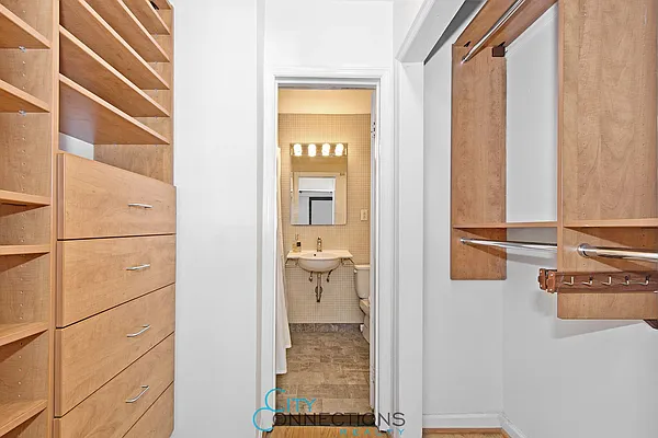 Rented by City Connections Realty | media 6