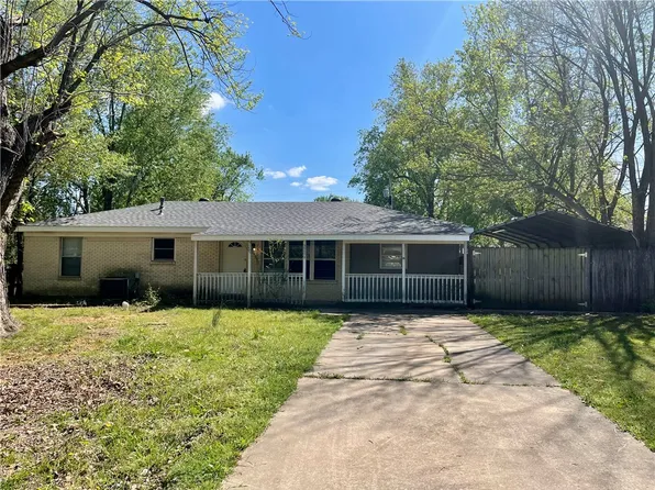 2209 Sycamore Pl, Springdale, AR 72762