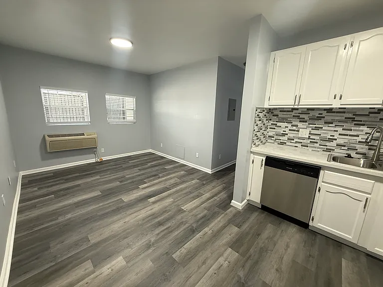 1032 S Normandie Ave #101 — Photo 5