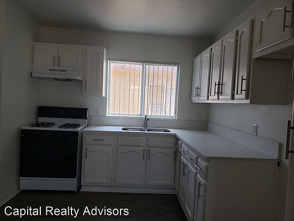 3rd image of 465 E 55th St APT 5